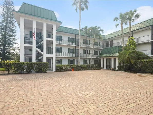 3030 Binnacle DR #204, NAPLES, FL 34103