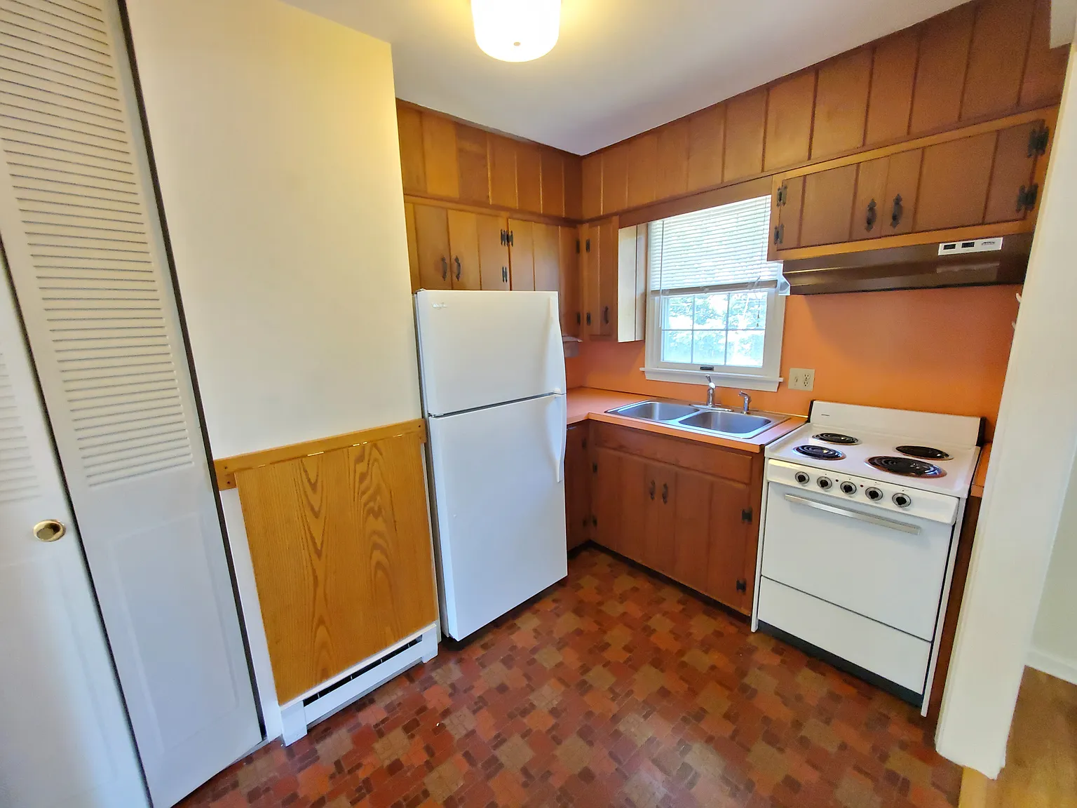 1 bed, 750 sqft, $1,350 — Photo 3