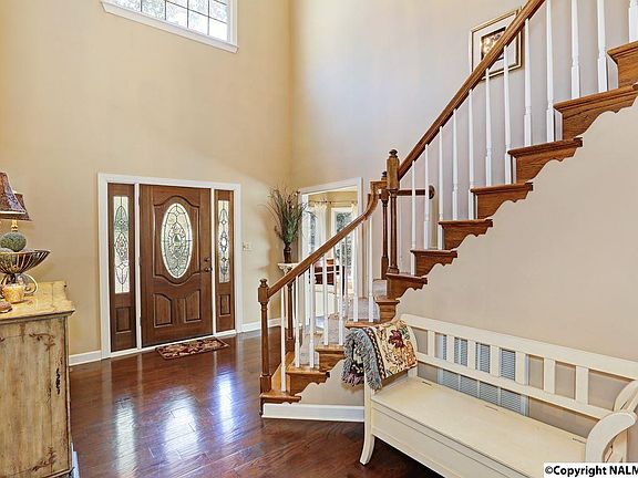 2nd image of 125 Kensington Dr