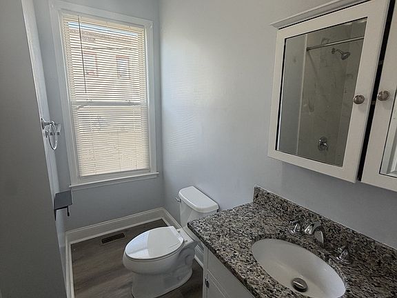 5th image of 227 Newfield Ave