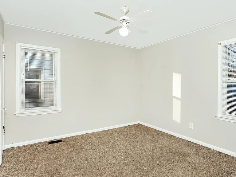 2318 Fisher St — Photo 7