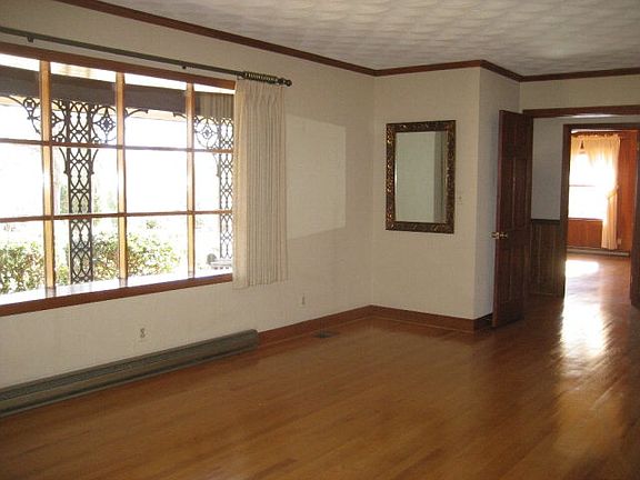 4th image of 307 Cathy Dr