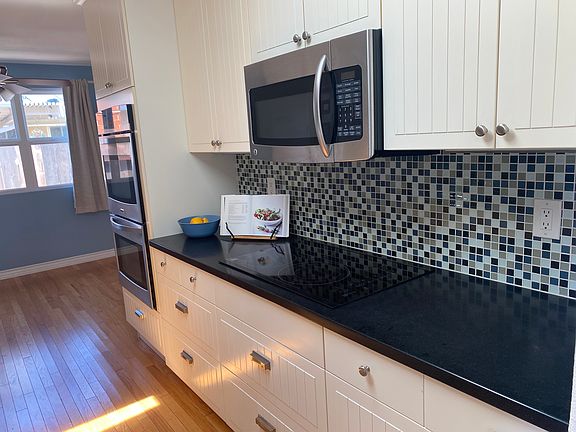 4th image of 4117 Amoroso St #1