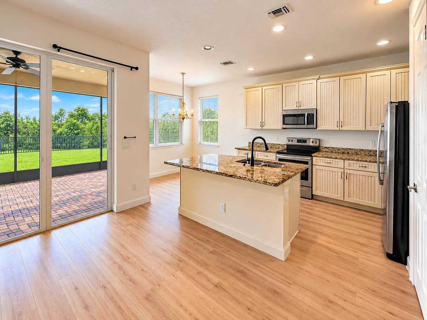 2 bed, 2.5 bath, 1982 sqft, $2,950 — Photo 4