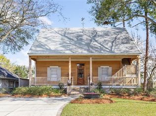 8701 Bocage Pl, River Ridge, LA 70123