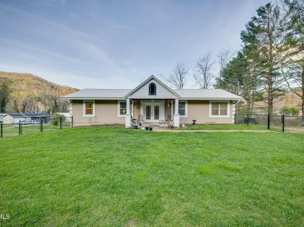 191 State Highway 143, Roan Mountain, TN 37687