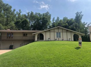 6015 Bridle Path, Omaha, NE 68152