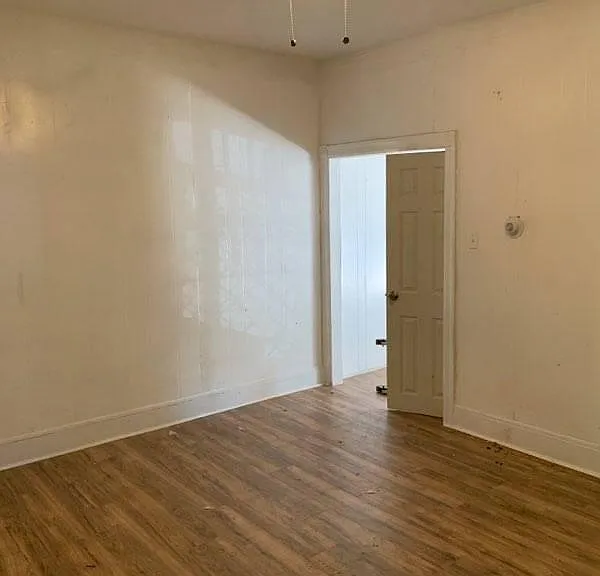 332 N Horton St — Photo 3