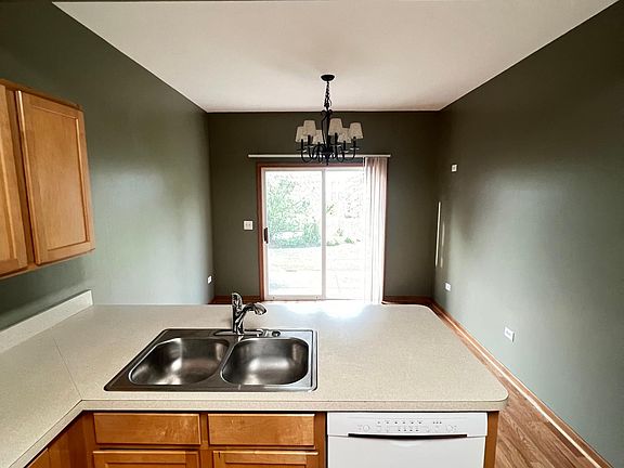 2nd image of 1567 S Candlestick Way