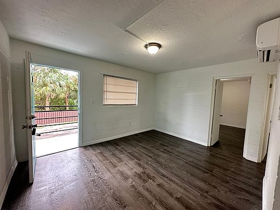 3rd image of 1404 S Deleon Ave APT 22