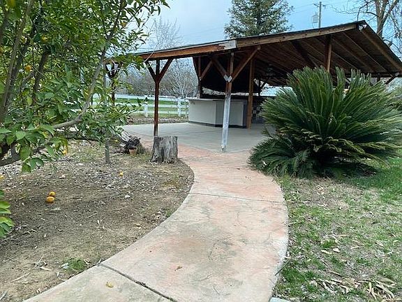 5th image of 17387 Camden Dr