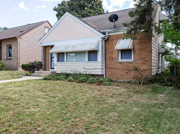 5821 W Keefe Ave, Milwaukee, WI 53216
