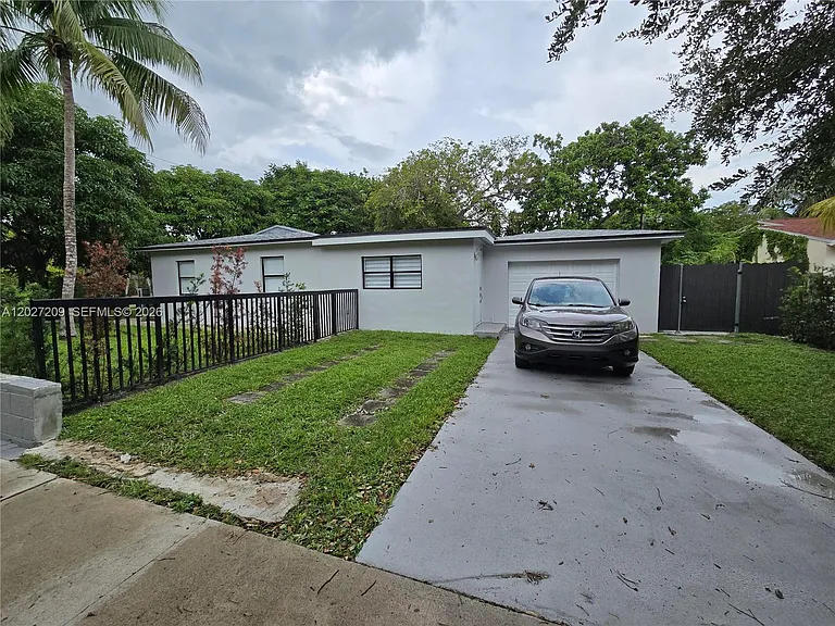841 S 24th Ave #B — Photo 6