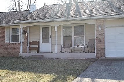 2nd image of 40 Lacrosse Ct