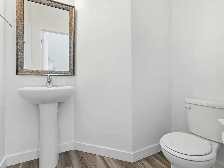 506 S Highpoint Dr — Photo 12