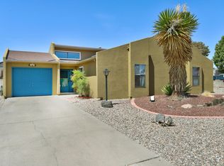 215 Western Hills Dr SE, Rio Rancho, NM 87124