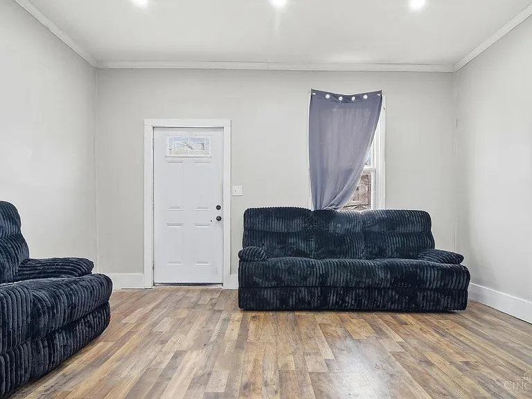 540 Grand Ave #1 — Photo 5