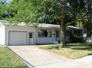 905 W Elm Ave, Mitchell, SD 57301