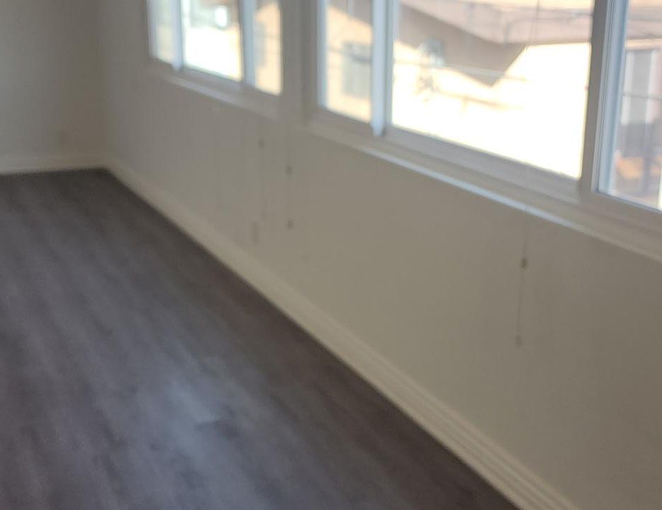 1st image of 336 S Elm Dr APT 5