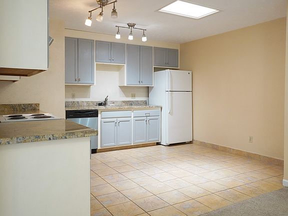 5th image of 808 Balboa Ave APT 1