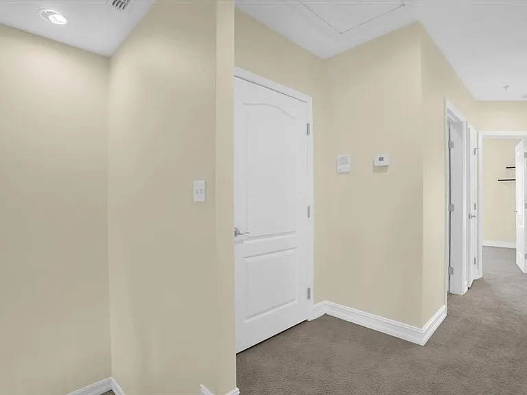 4636 Messina Dr — Photo 25