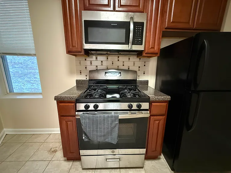 146 Manhattan Ave #3E — Photo 2