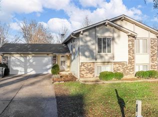 25 Countrywood Dr, Saint Peters, MO 63376