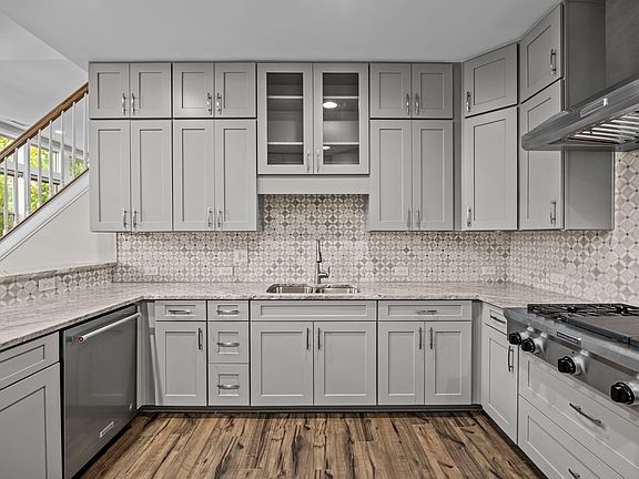 4th image of 440 Monarda Way