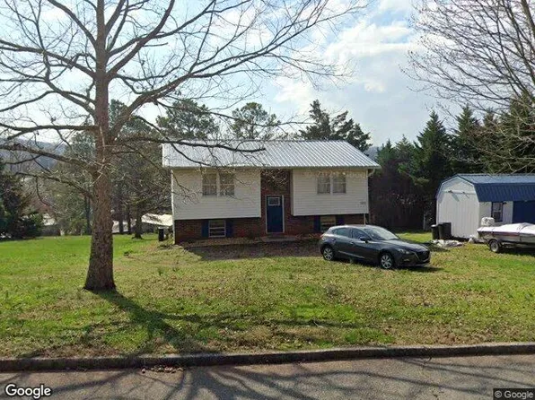 304 Young Dr, Sweetwater, TN 37874