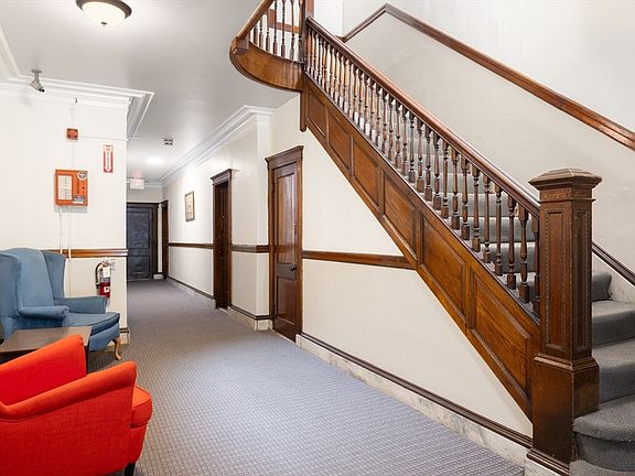 3rd image of 87 Gordon St