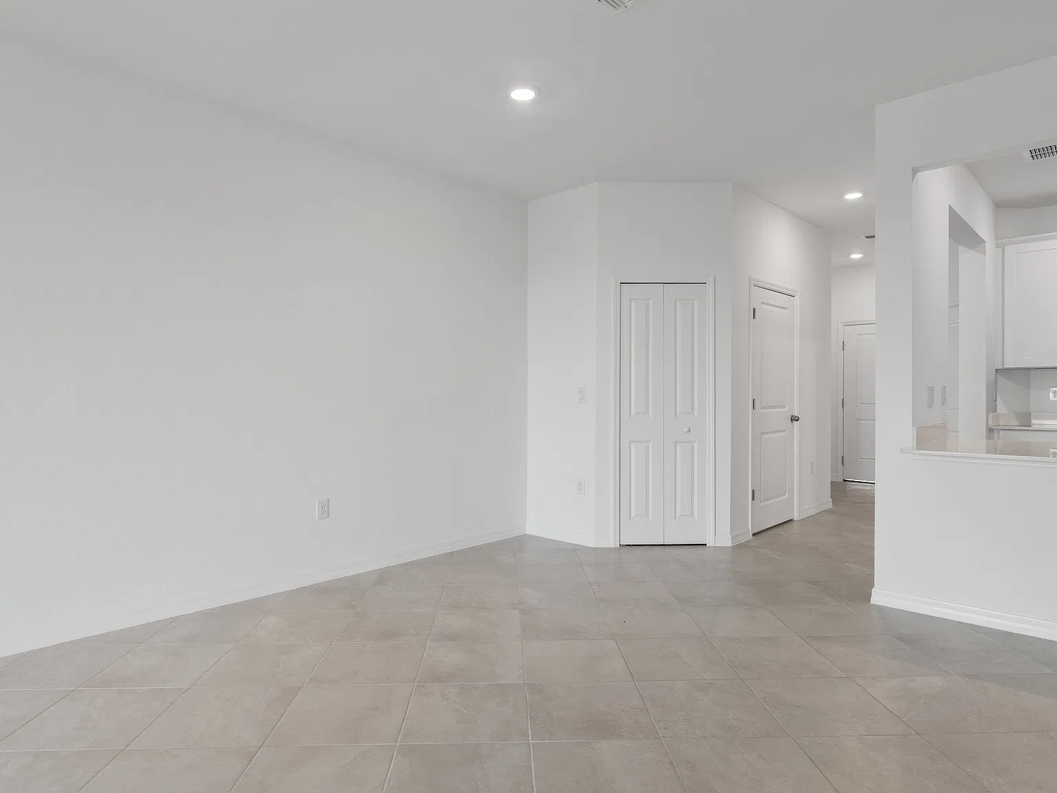 3 bed, 2.5 bath, 1879 sqft, $2,350 — Photo 4