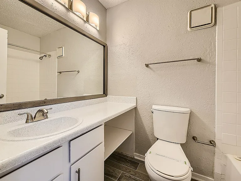 500 Tish Circle #405 - Web Quality - 007 - 13 Primary Bathroom