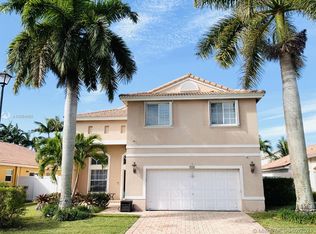 318 SW 194th Ave, Pembroke Pines, FL 33029