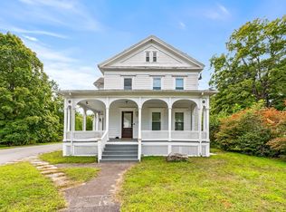 1136 N Pleasant St, Amherst, MA 01002