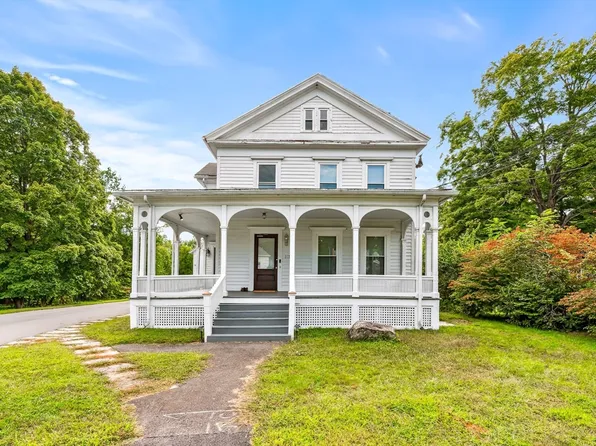 1136 N Pleasant St, Amherst, MA 01002