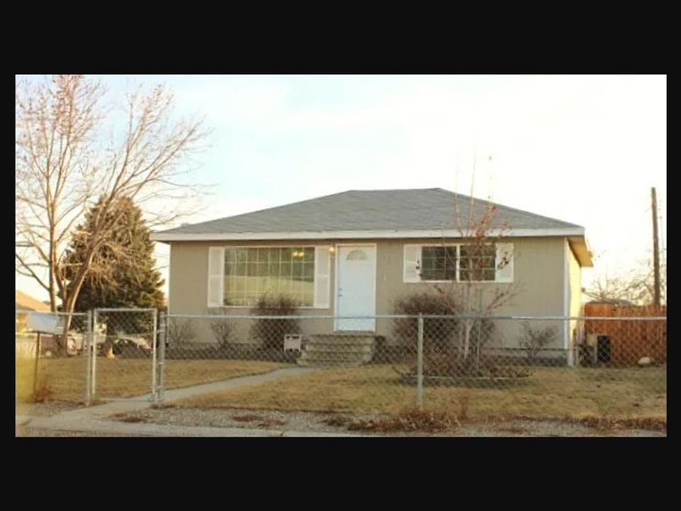 1st image of 711 Coast St