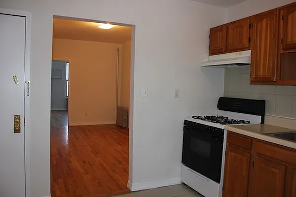 Rented by Capri Jet Realty Corp | media 9