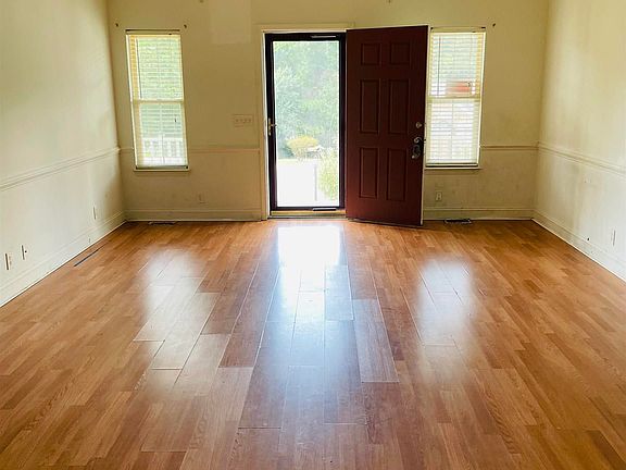 3rd image of 6 Chadwick Ct