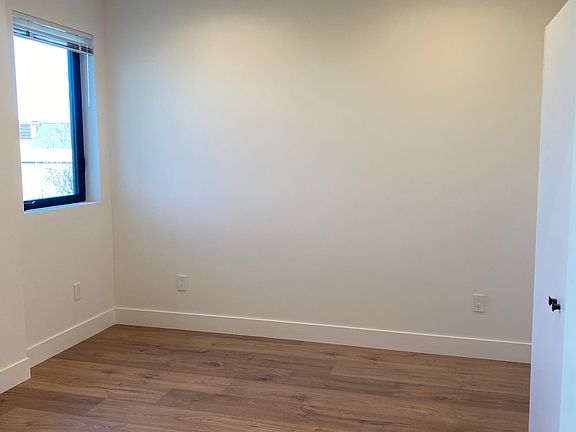 4th image of 878 Rhode Island St #2