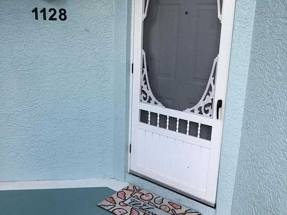 4th image of 1128 SW Swan Lake Cir #1302