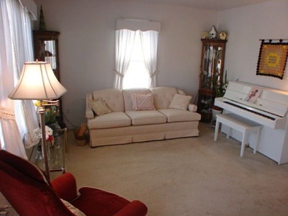 2nd image of 212 Maryland Ave