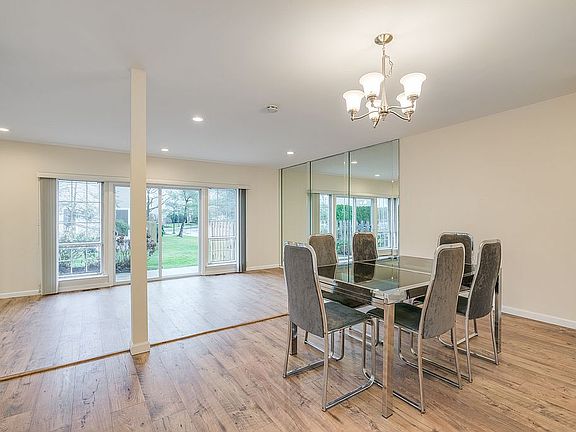 5th image of 69 Woodlake Dr W