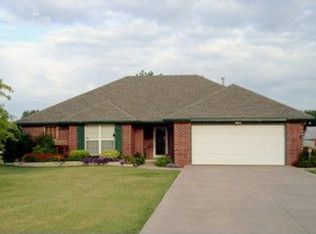 103 Red Bud Dr, Tuttle, OK 73089