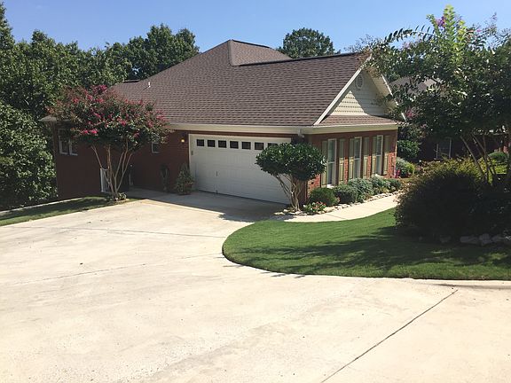 3rd image of 10123 Skylark Dr SE