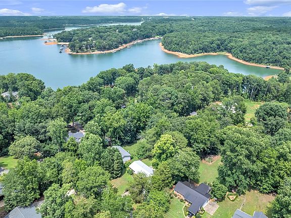 4th image of 128 Midway Dr