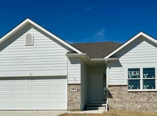20518 Riviera Dr, Gretna, NE 68028