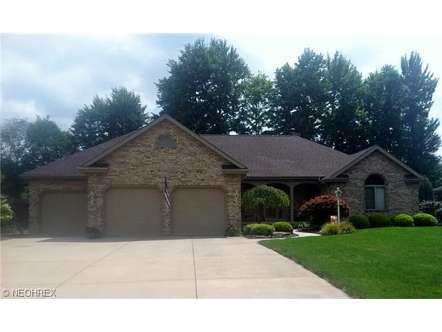 2229 Crestmont Dr photo 1