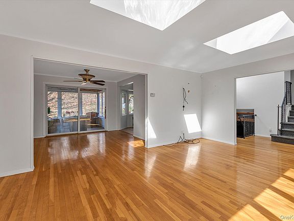 4th image of 10 Sycamore Road