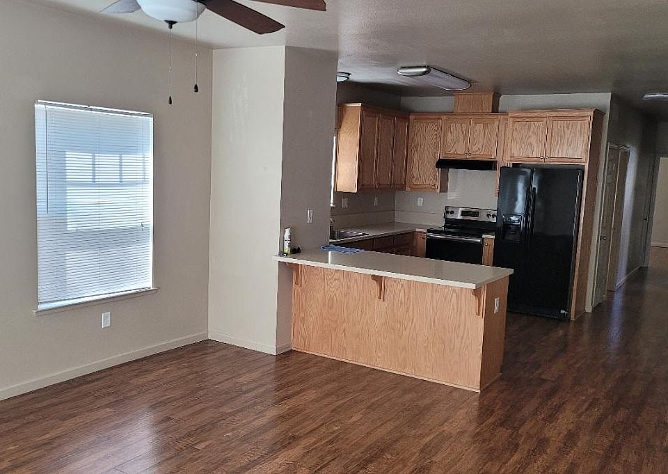 Entryway and Kitchen