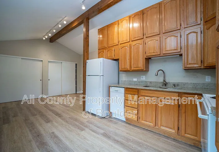1045 Toedtli Dr — Photo 8